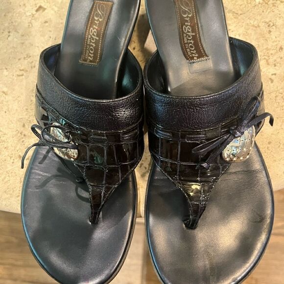 Used Navy Brighton sandals size 7.5 - Picture 3 of 7